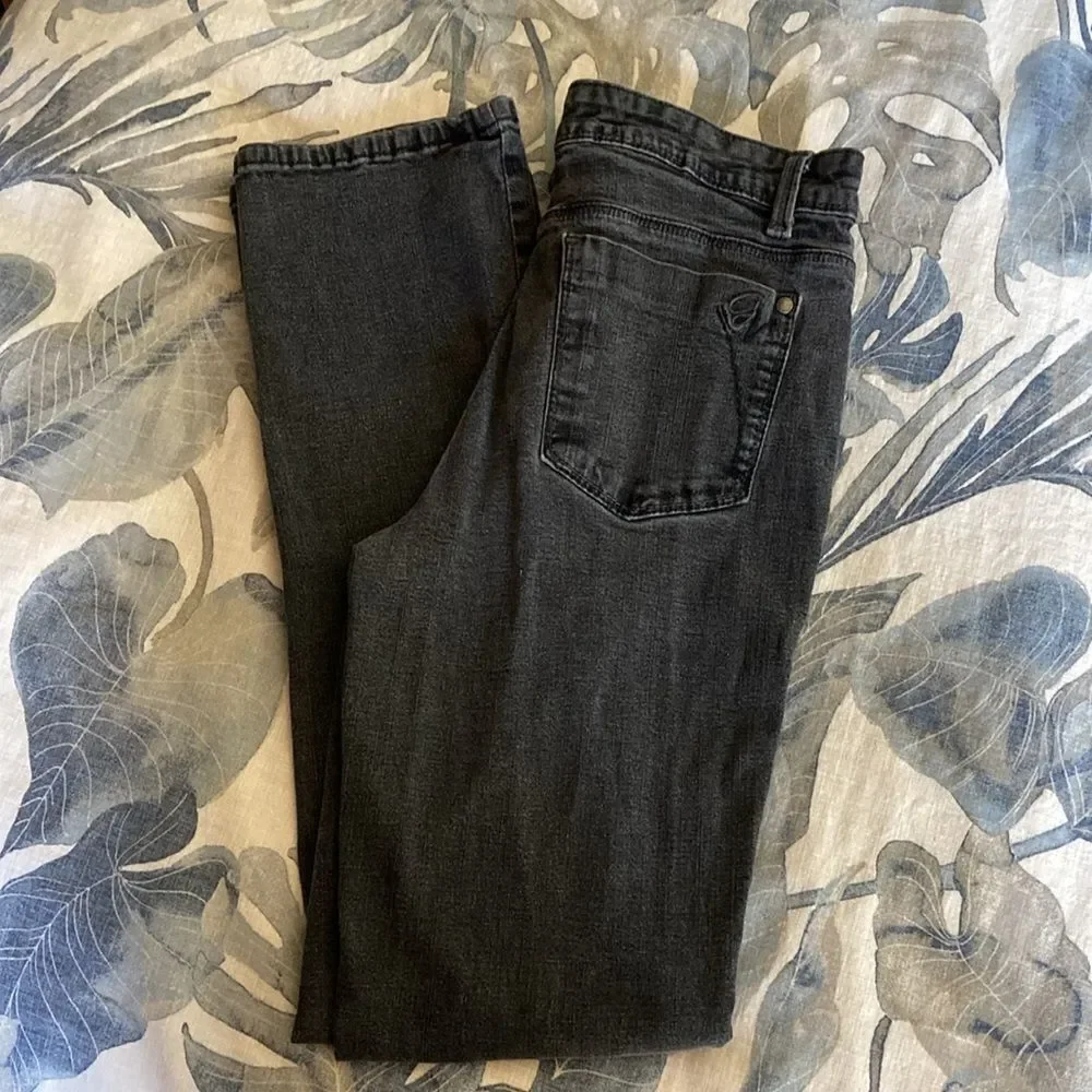 Gloria Vanderbilt “The Perfect Fit” Black Wash Straight Leg Jeans Marked 8 Fit 4